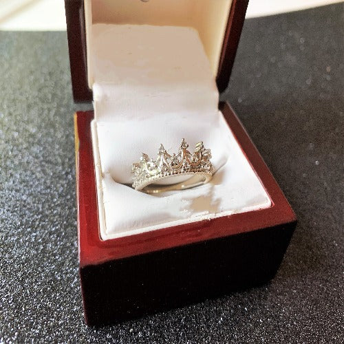 Vintage Queen Ring